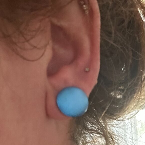 Alexis Bittar lucite blue stud earrings and matching horseshoe necklace - Picture 6 of 7